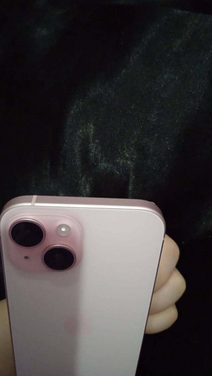 Apple iPhone 15 6