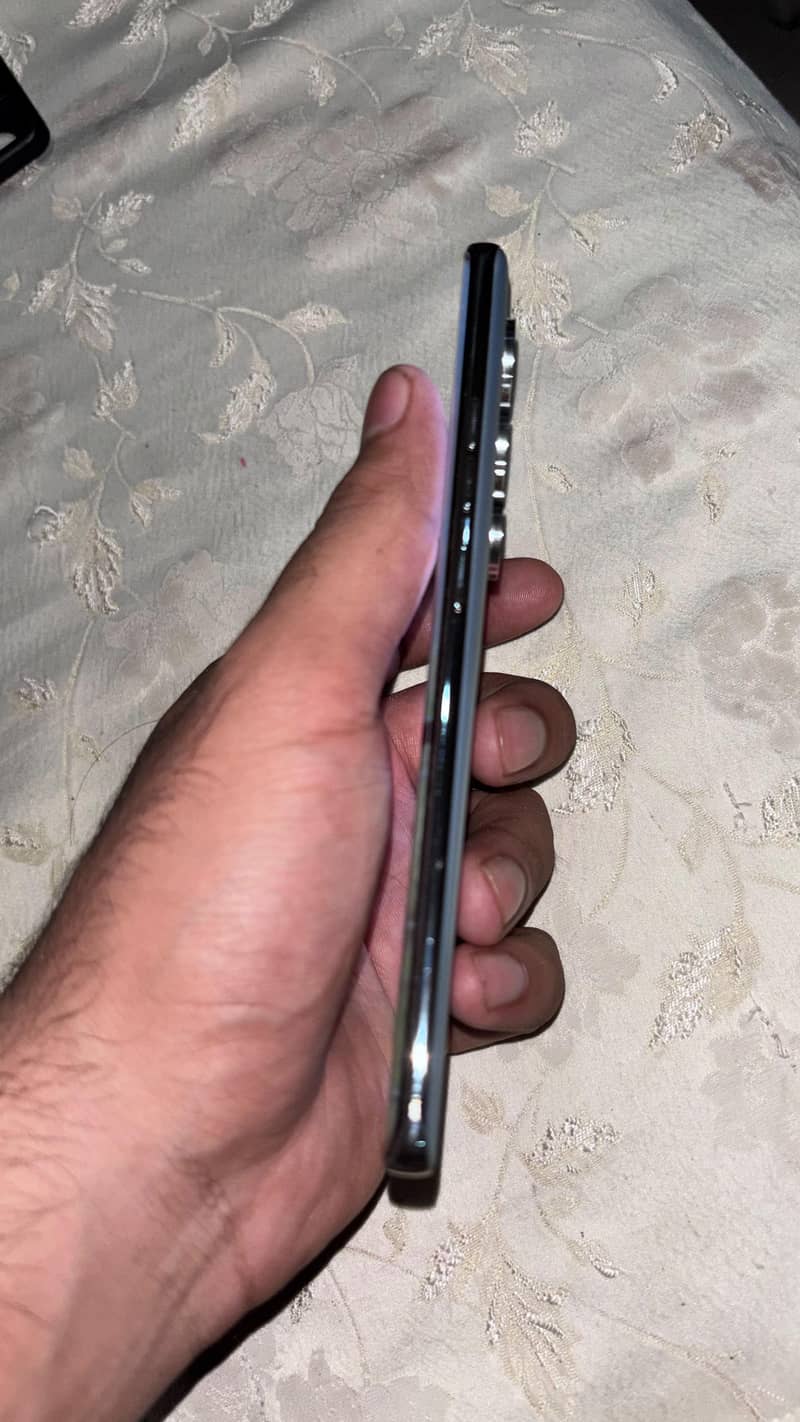 Tecno CAMON 40 Pro 1