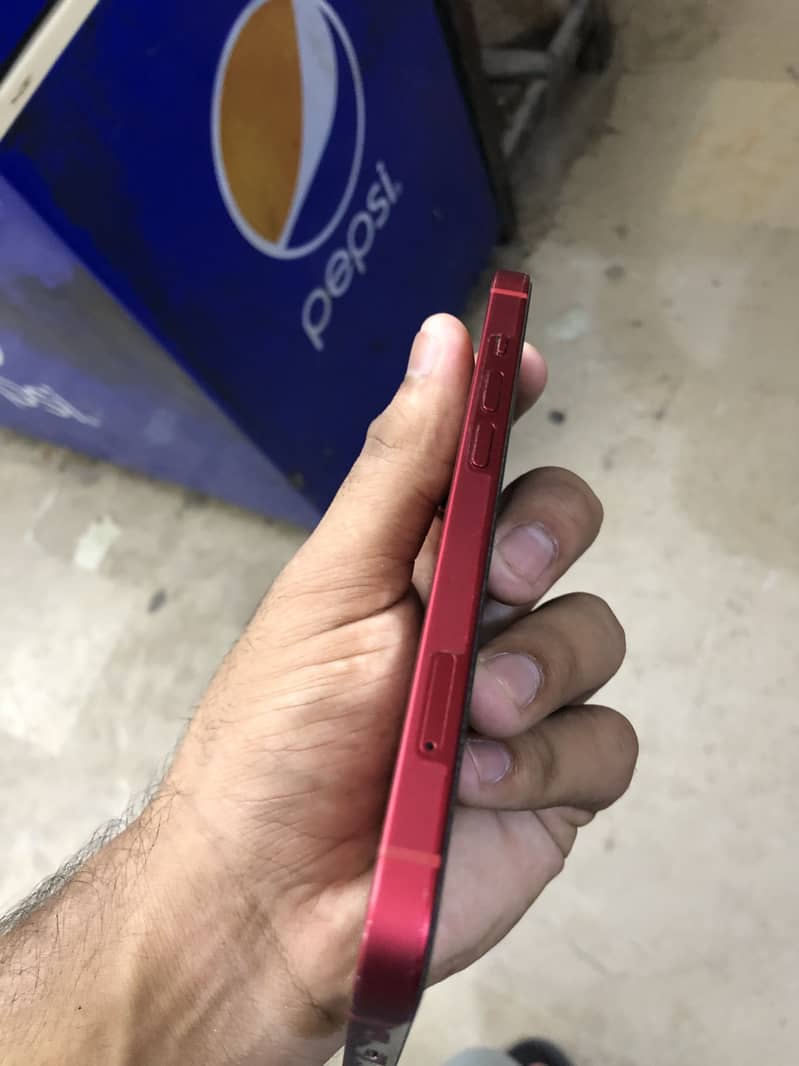 iPhone 13 3