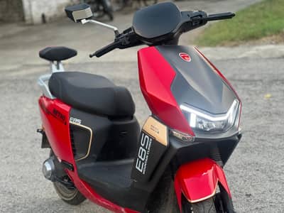Metro EV E8s