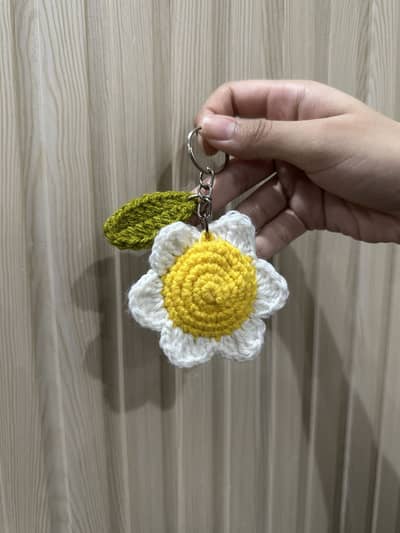 Daisy keychain 