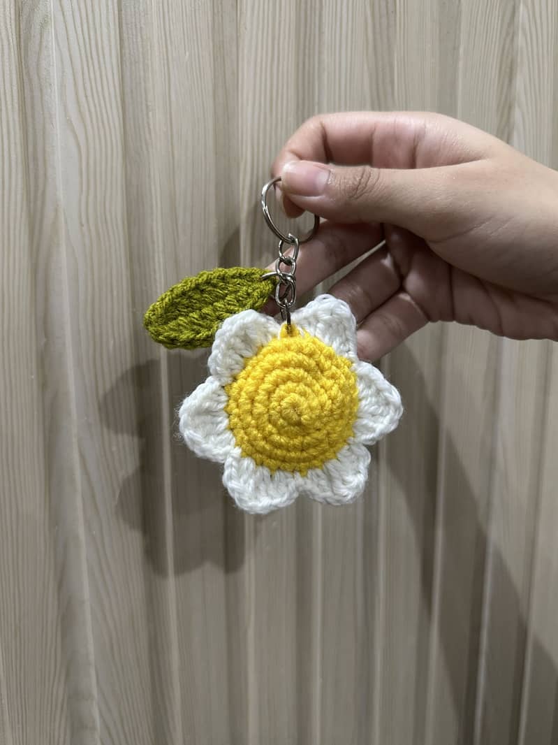 Daisy keychain  0