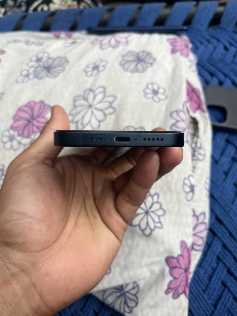 Apple iPhone 14 3
