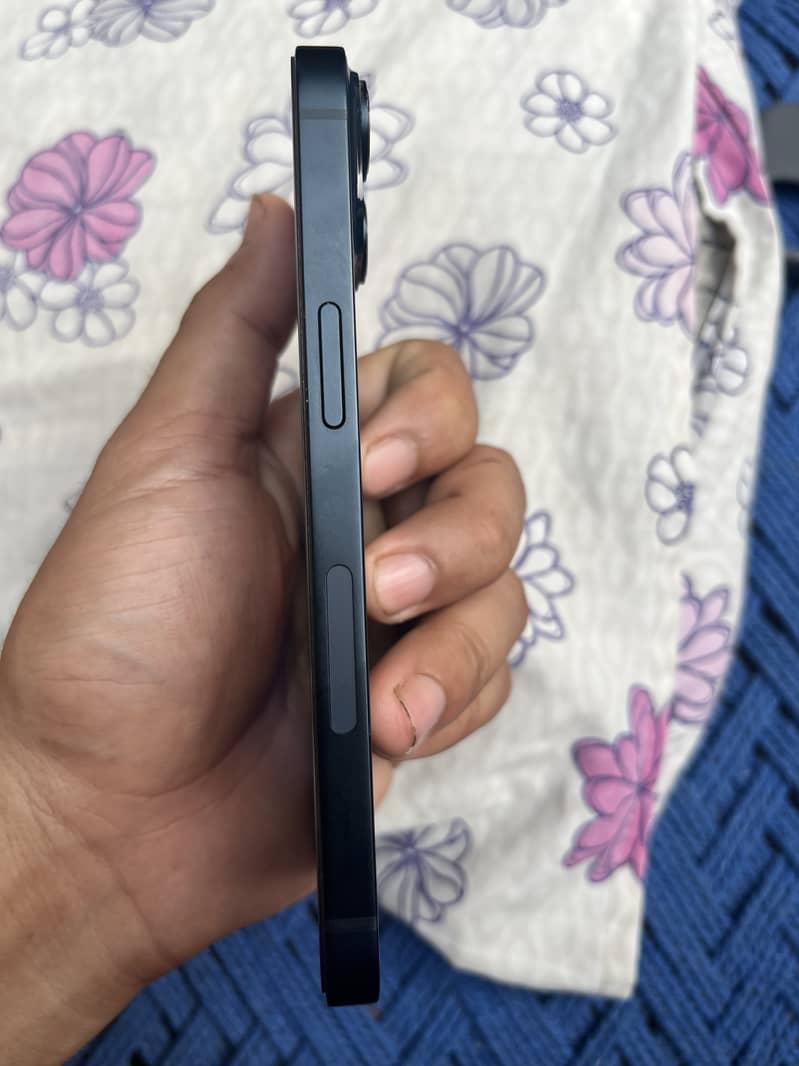 Apple iPhone 14 4