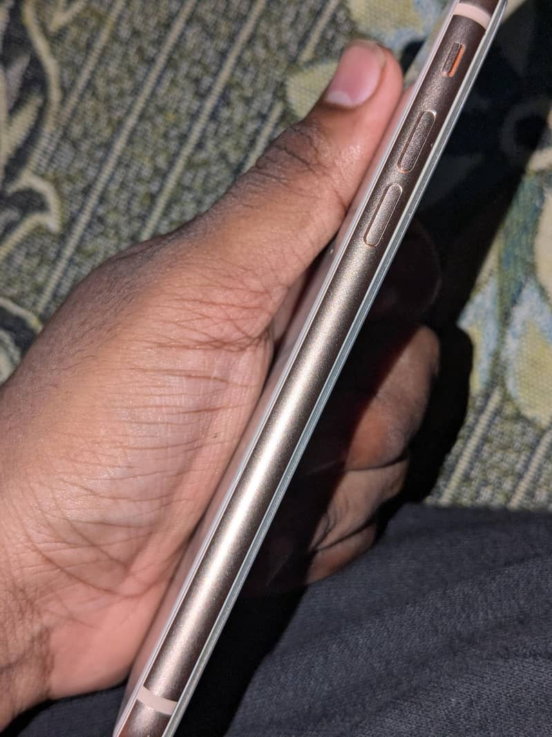 Apple iPhone 8 3