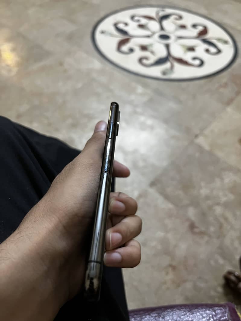 Apple iPhone X 2
