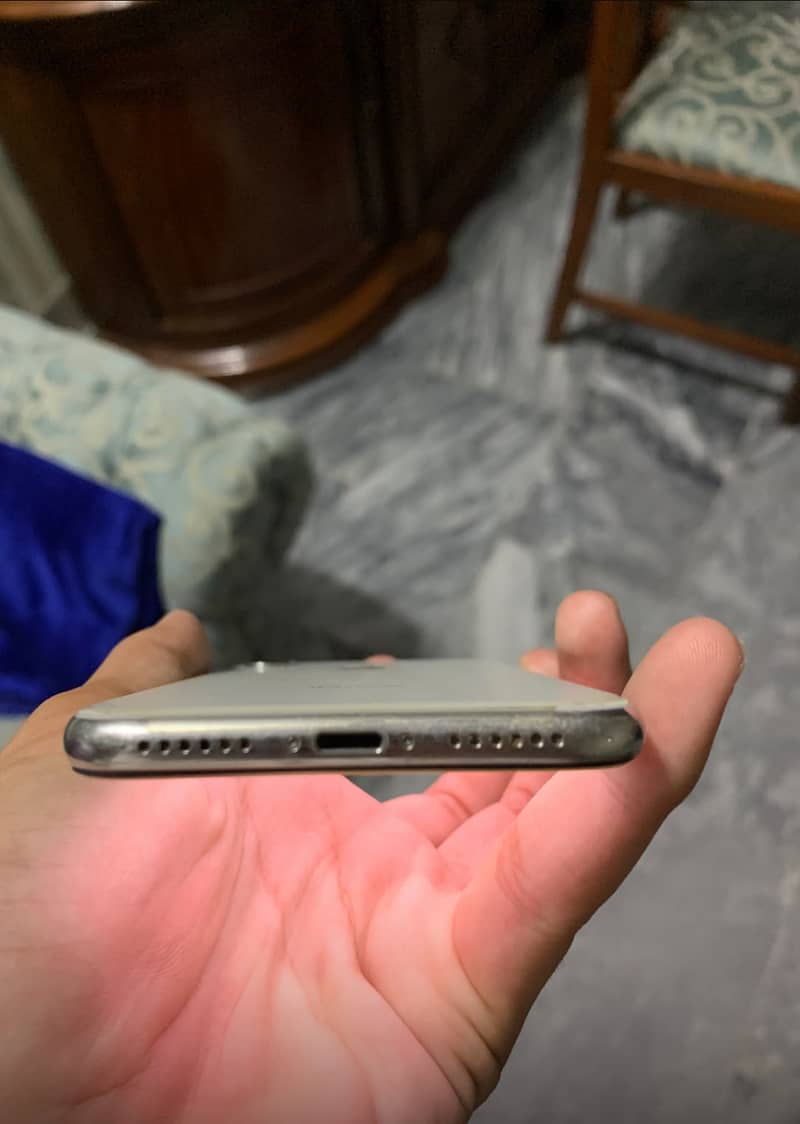 Apple iPhone X 3