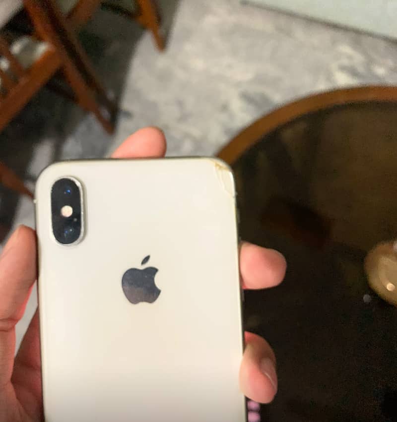 Apple iPhone X 4