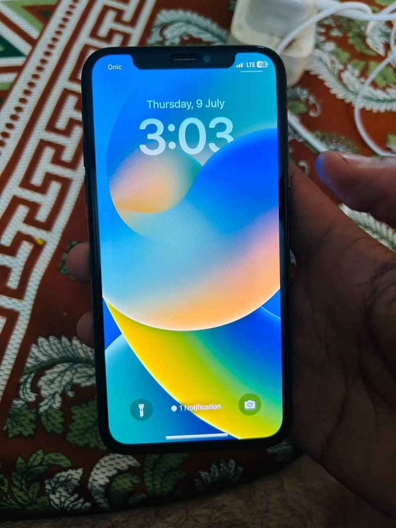 Apple iPhone X 3