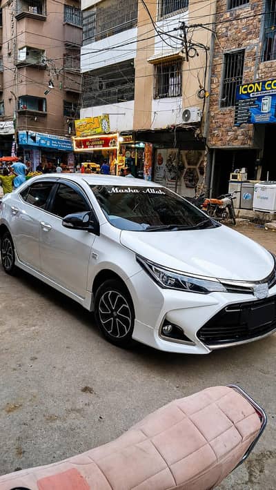 Toyota Corolla Altis 2016 Mileage 86000 automatic 50/50 touchup