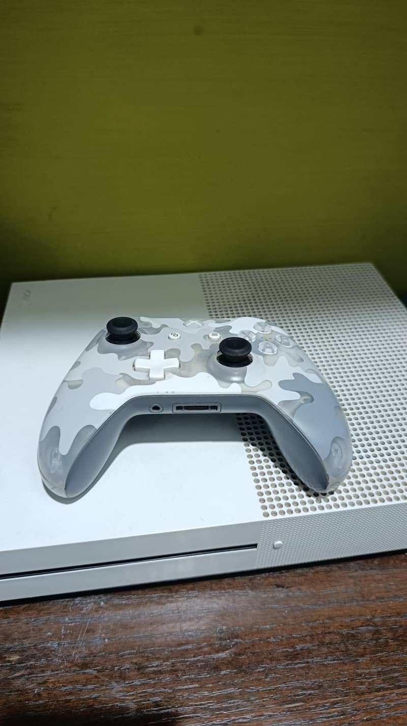 Xbox One S Bundle 4