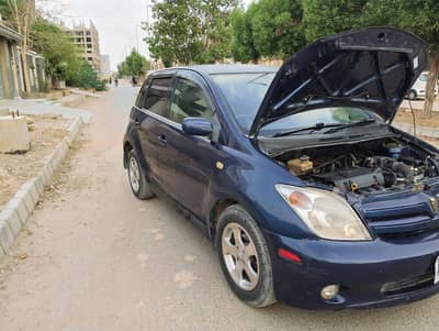 Toyota IST Automatic 1.3 / CorollaX hatchback 2002