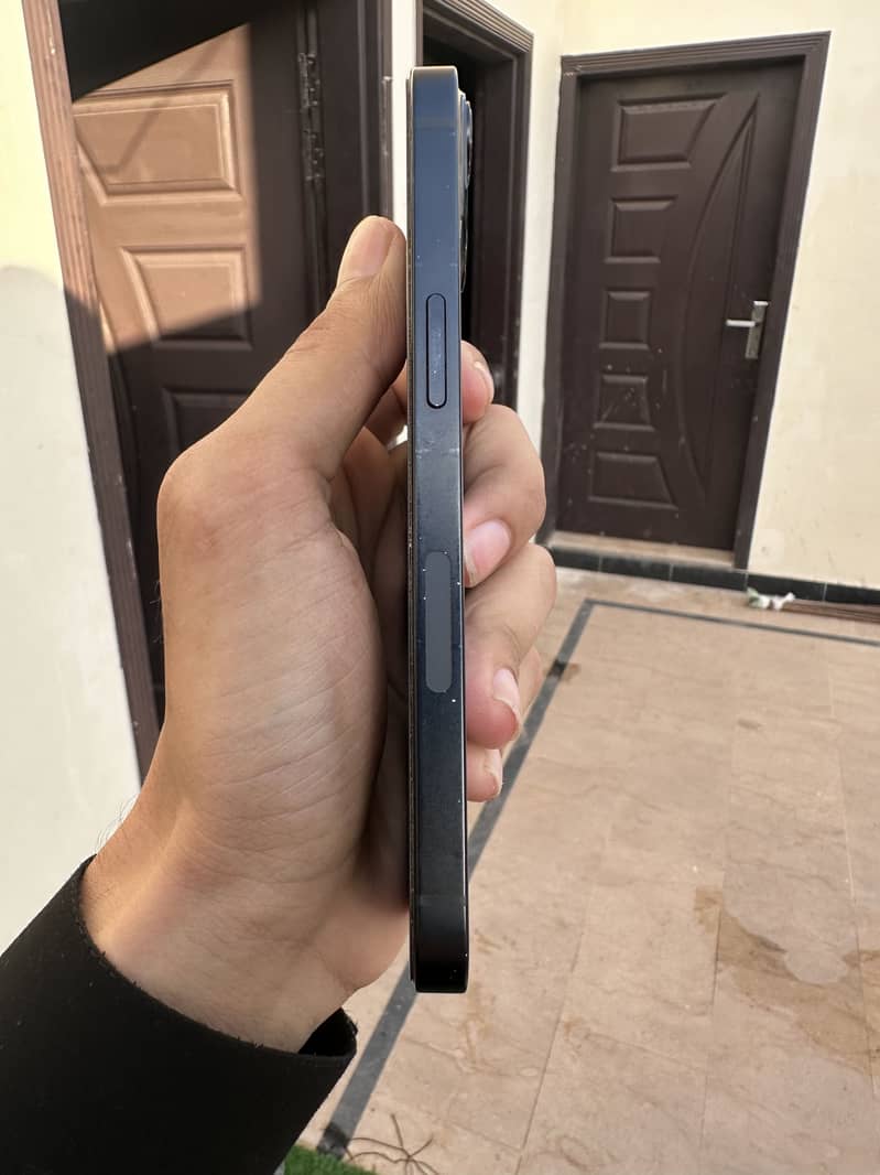 iPhone 13 1