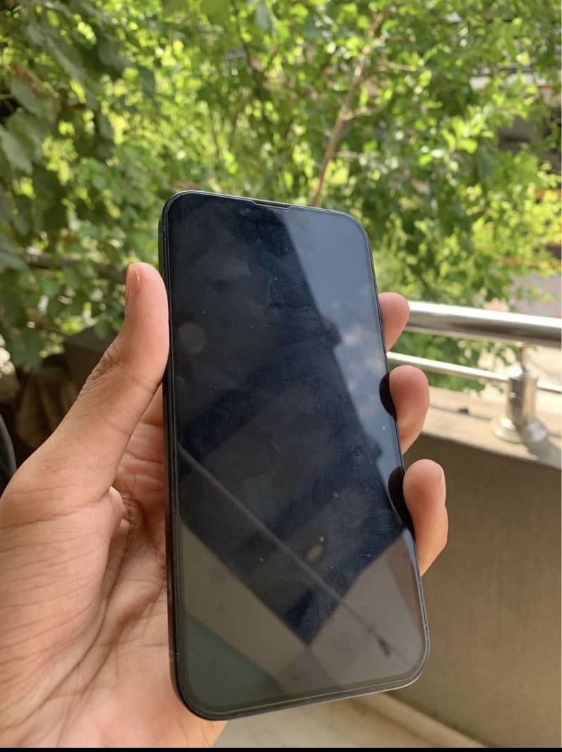 Apple iPhone 13 1