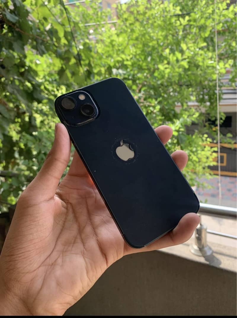 Apple iPhone 13 4