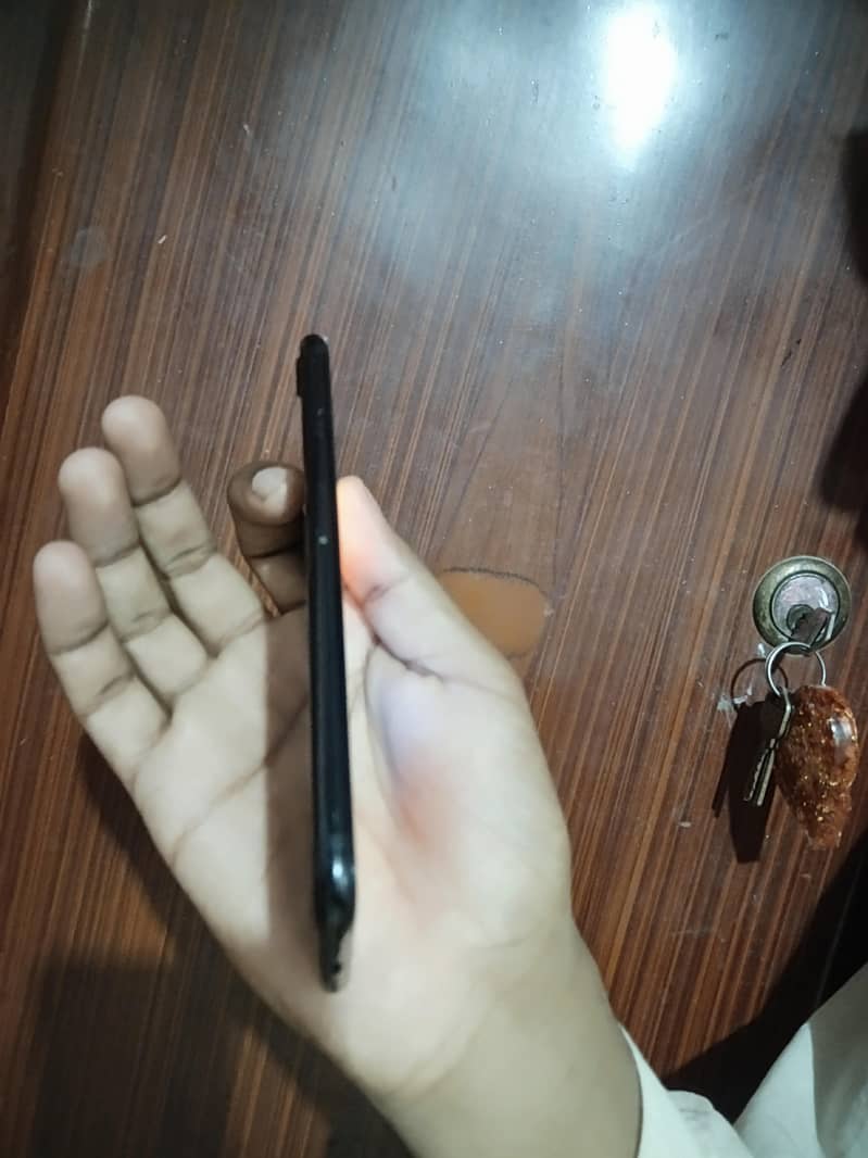Apple iPhone 7 2