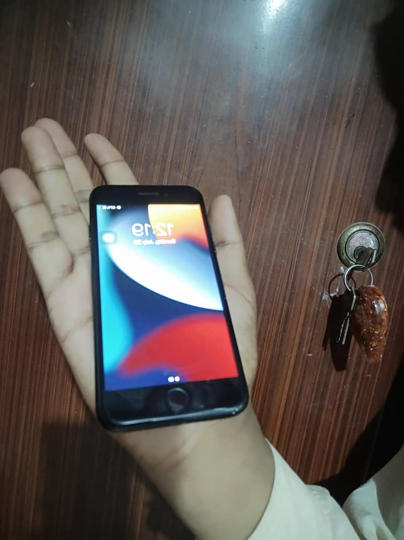 Apple iPhone 7 3