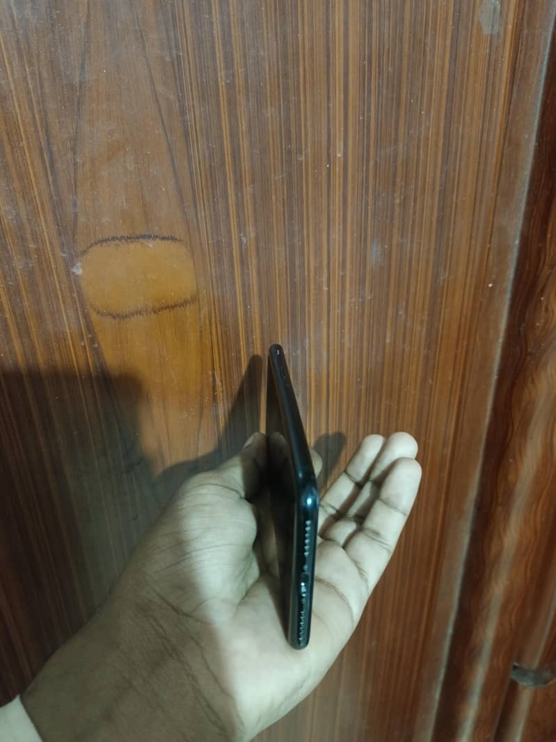 Apple iPhone 7 4