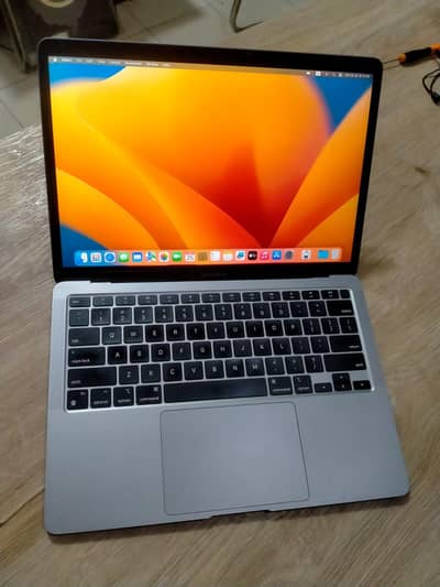 Apple Macbook Air 2020  M1 Chip 8GB/256GB M1 Chip 8GB/256GB
