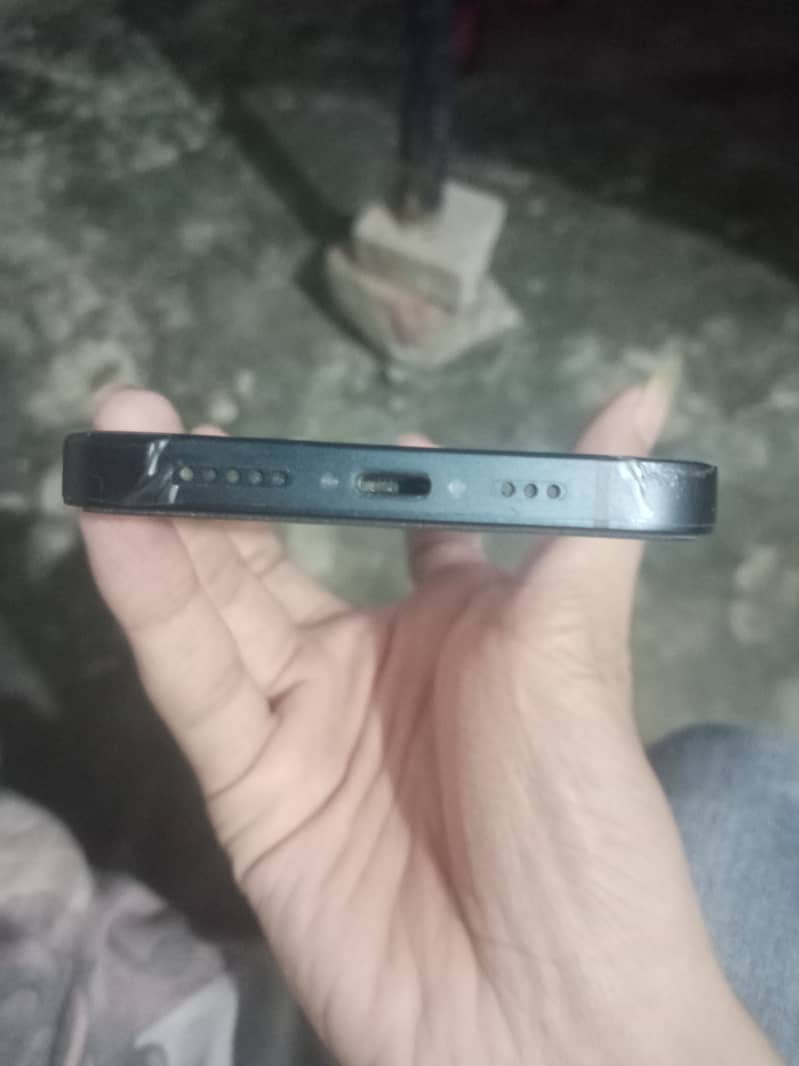 Apple iPhone 13 1