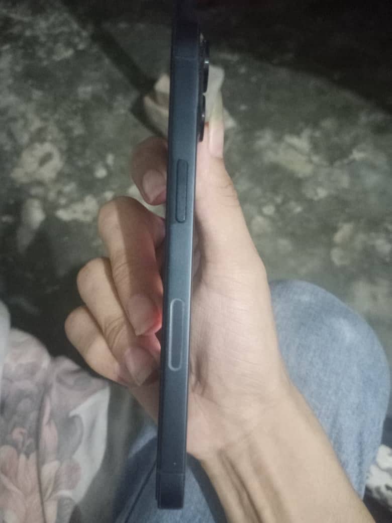 Apple iPhone 13 2