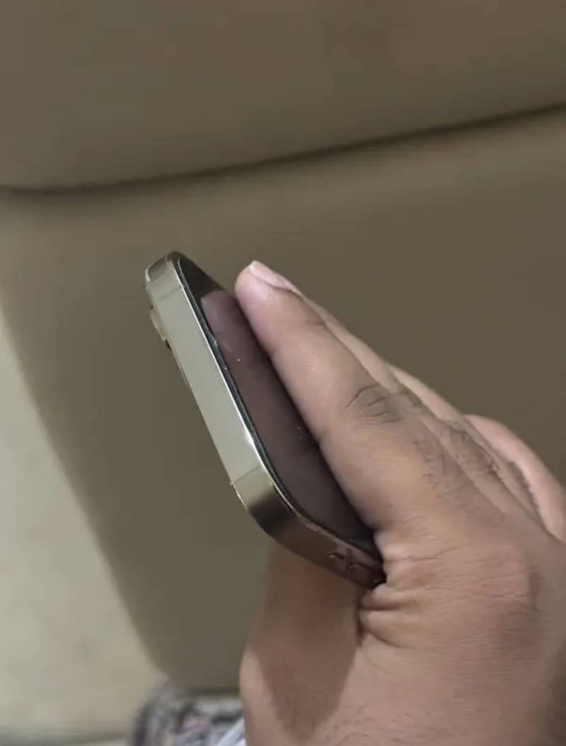 iPhone 14 Pro 0