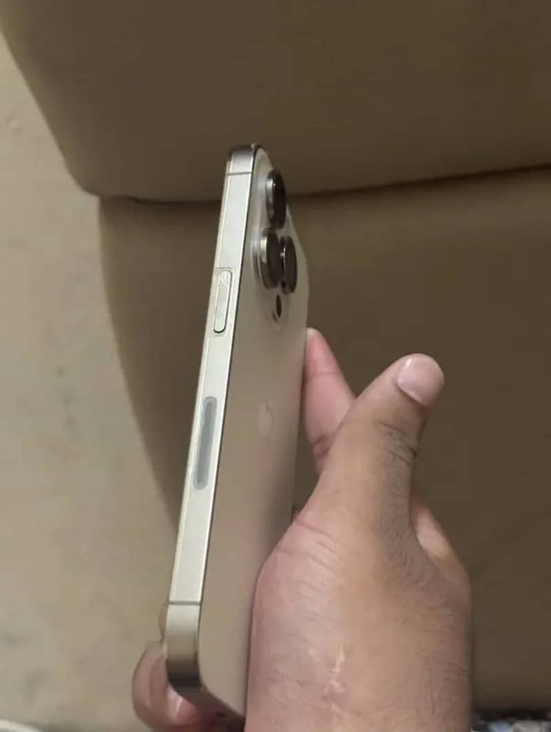 iPhone 14 Pro 1
