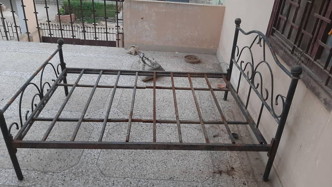 Iron bed 1