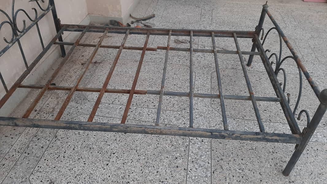 Iron bed 3