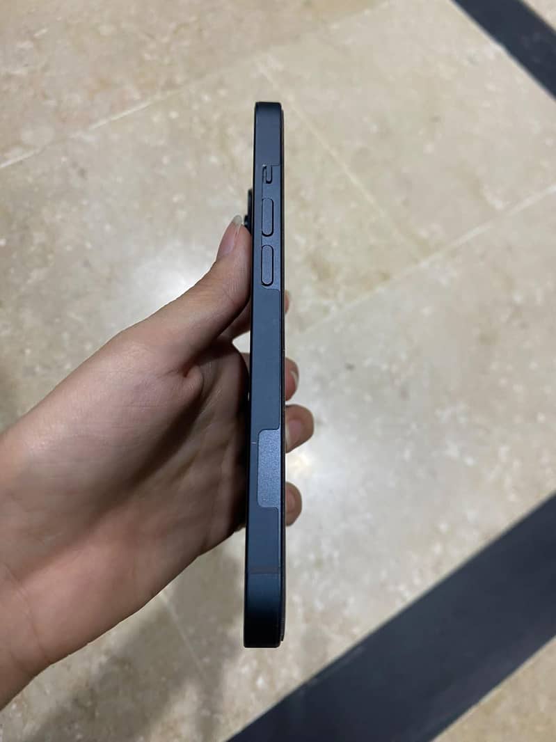 Apple iPhone 14 4