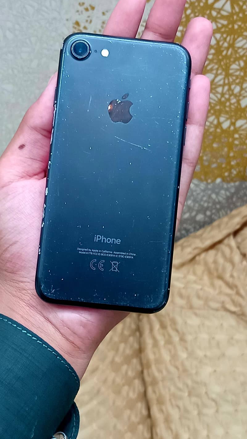 Apple iPhone 7 2