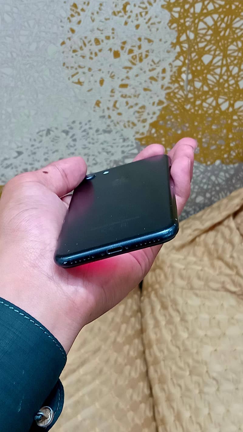 Apple iPhone 7 4