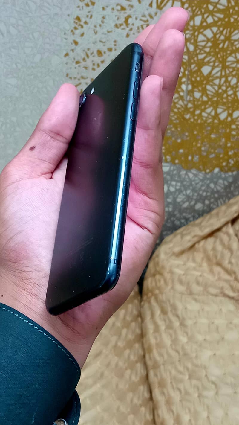 Apple iPhone 7 5