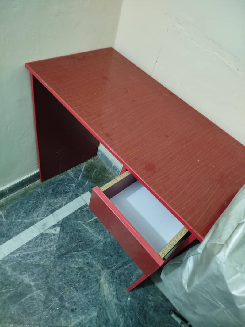 Table for study and office work 0