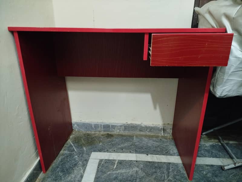 Table for study and office work 2