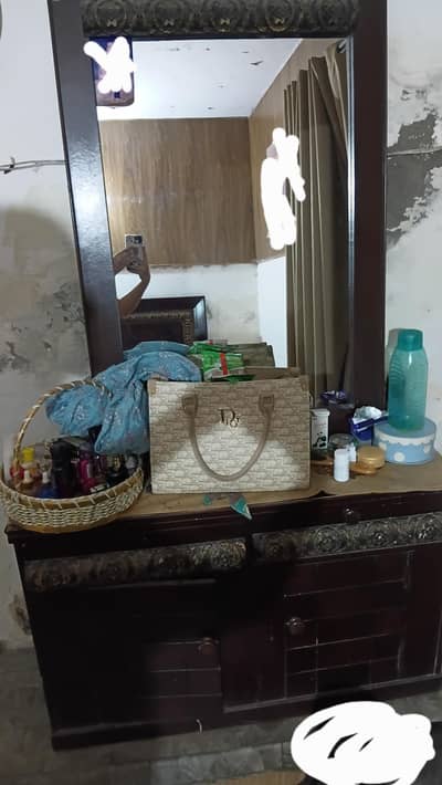 bedset with dressing table and 2 side tables