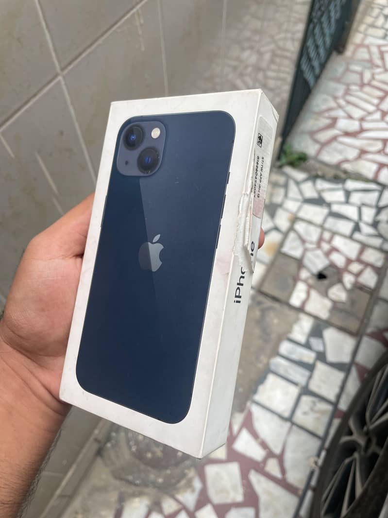 Apple iPhone 13 0