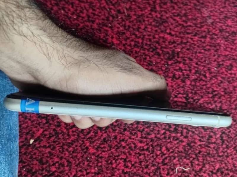 Apple iPhone 11 7