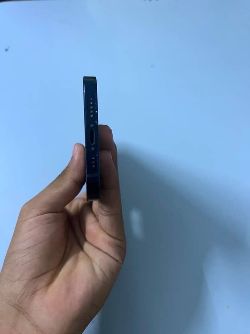 Apple iPhone 12 3