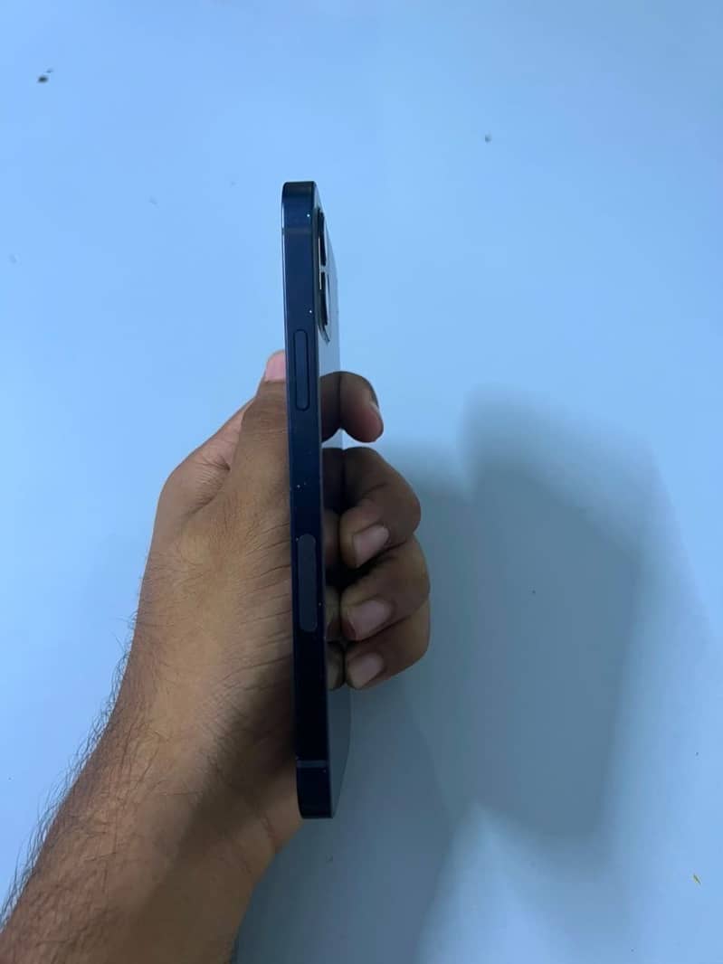 Apple iPhone 12 5