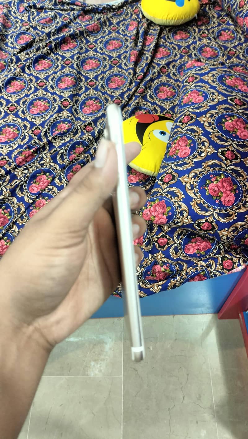 Apple iPhone 7 Plus 3