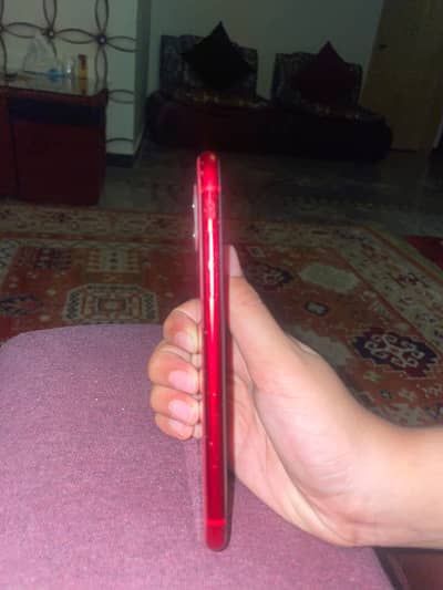 Iphone 11 red