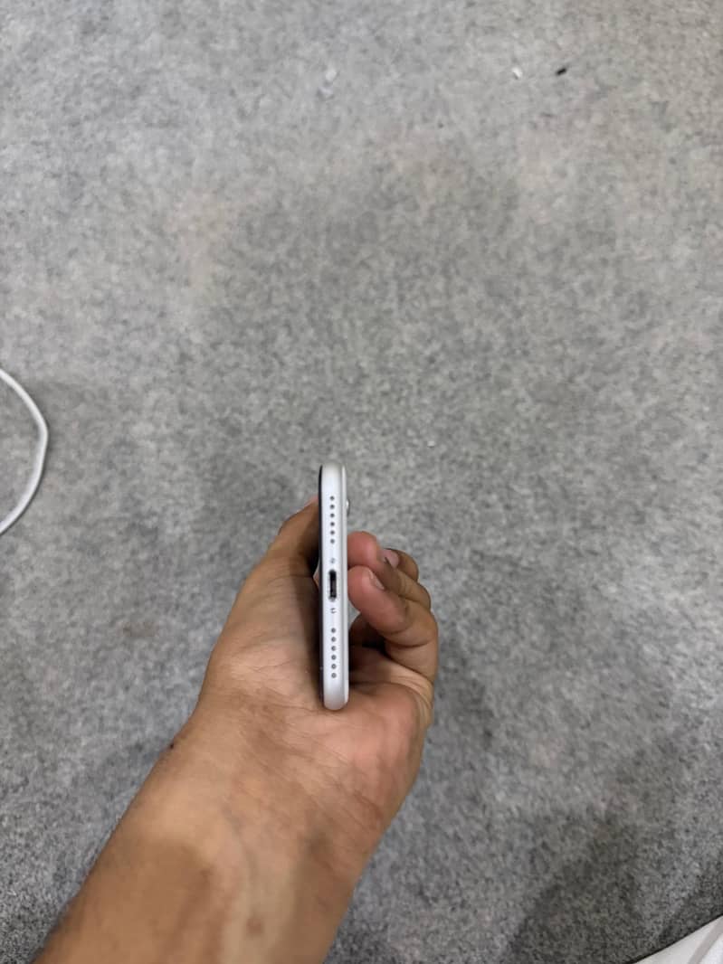 Apple iPhone SE 0