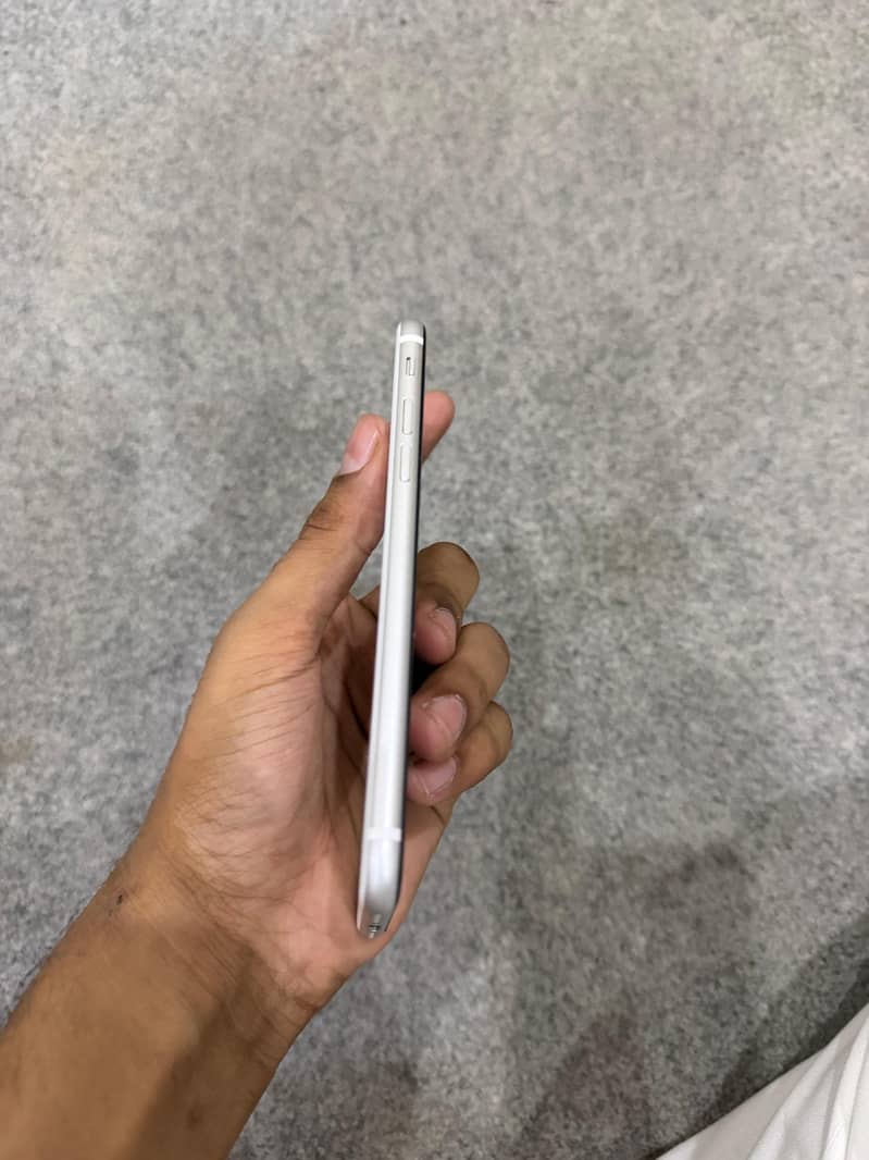Apple iPhone SE 3
