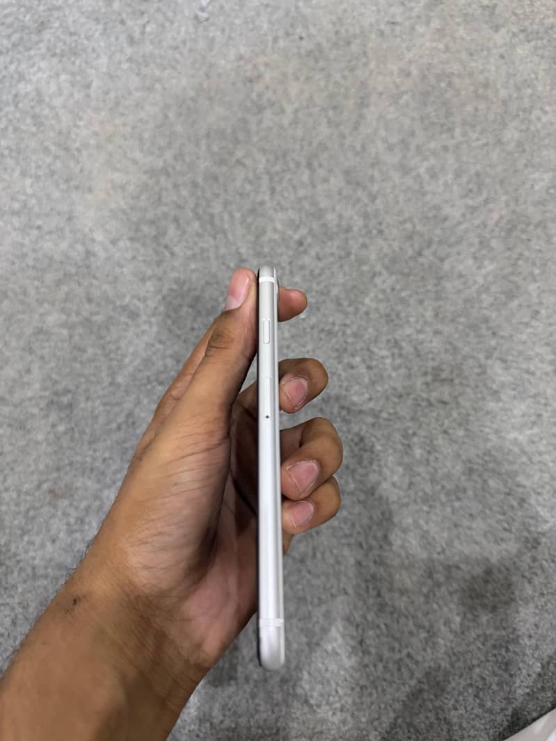Apple iPhone SE 6