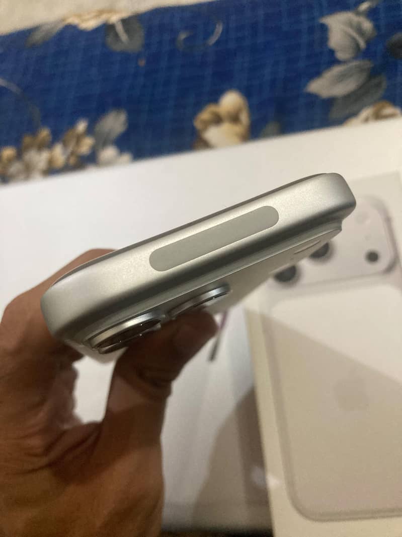 Apple iPhone 17 Pro 3