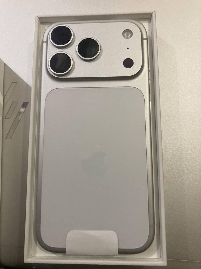 Apple iPhone 17 Pro 7