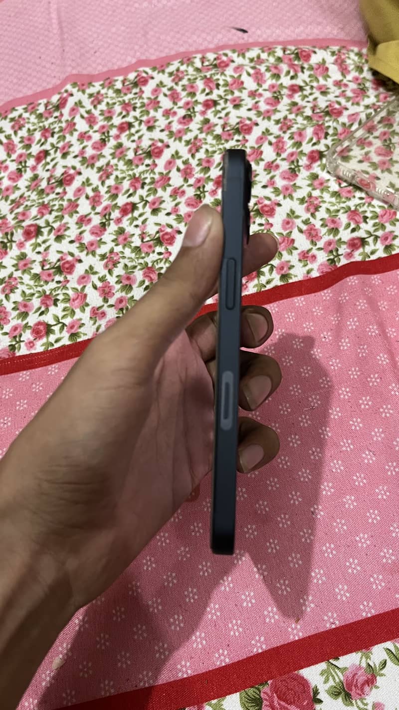 iphone 13 Scratch less 10/10 3