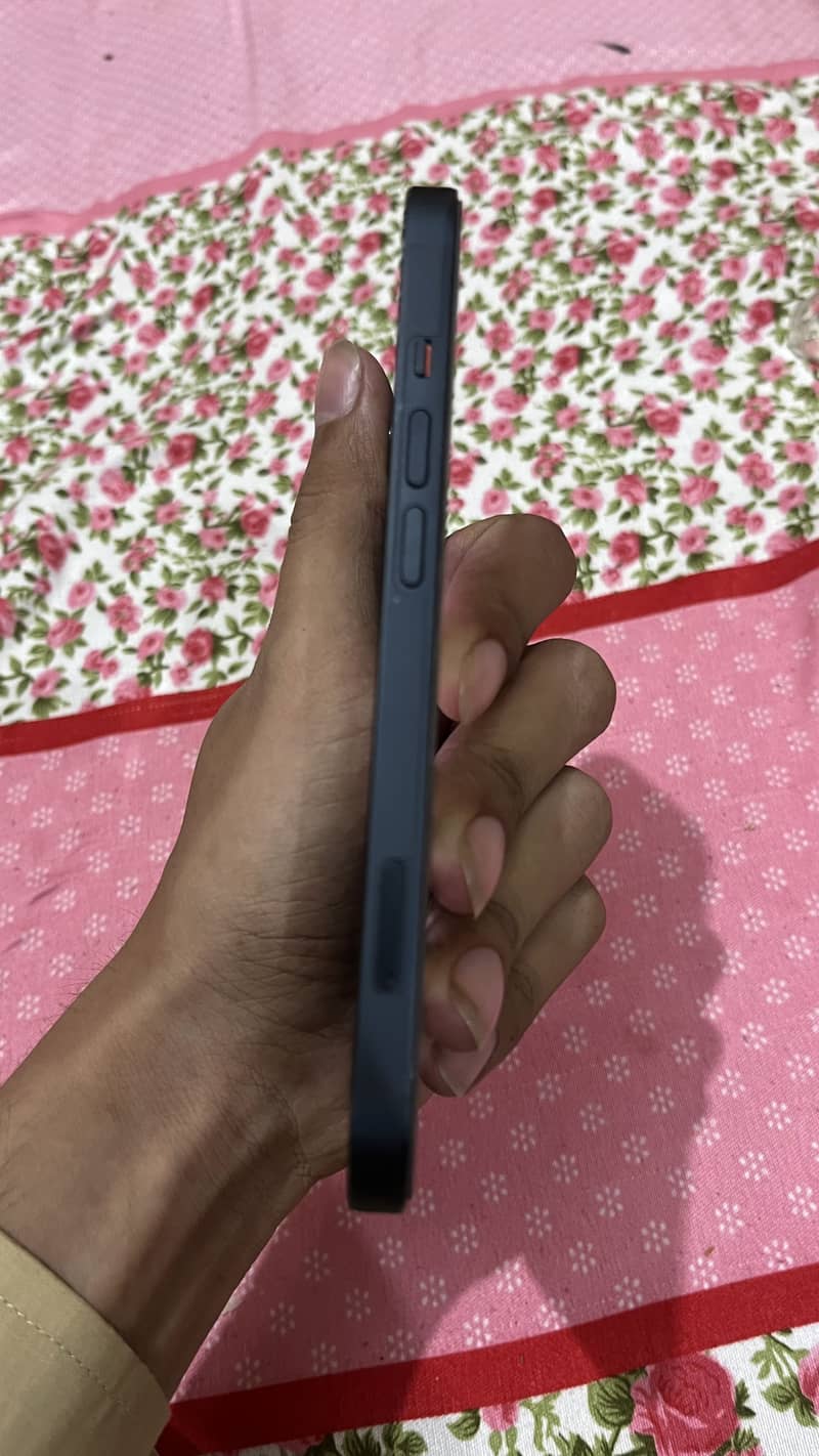 iphone 13 Scratch less 10/10 6