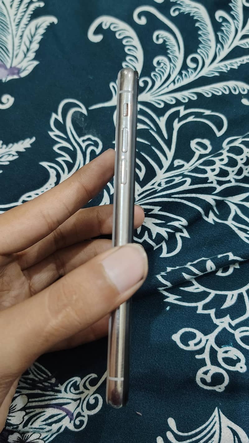 Apple iPhone X 2